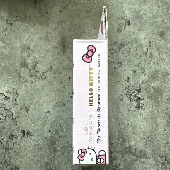 Impressions Hello Kitty "Supercute Signature" Compact 3X Magnified Mirror PINK - Picture 2 of 6